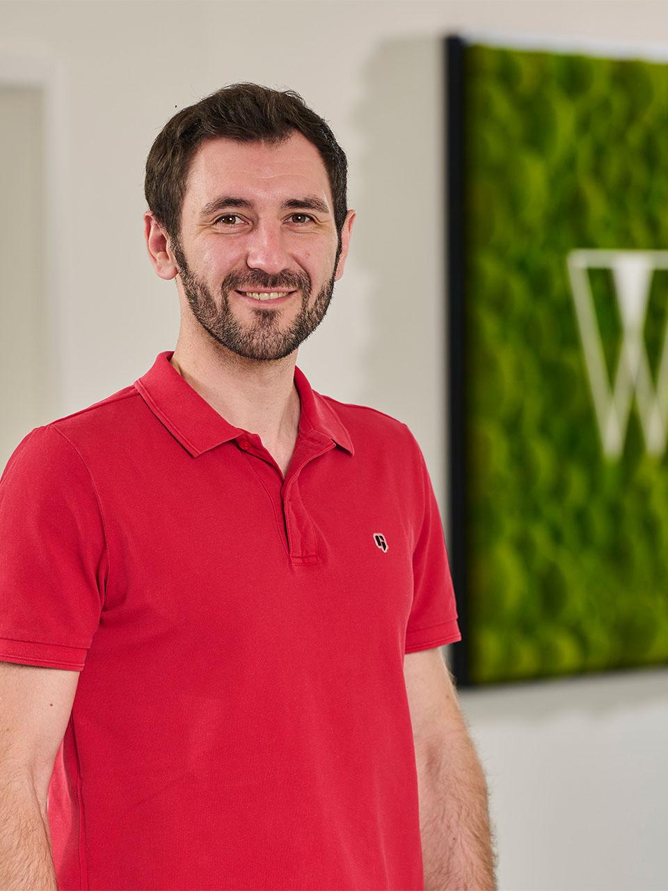 Viktor (Auszubildender im Bereich Marketing)