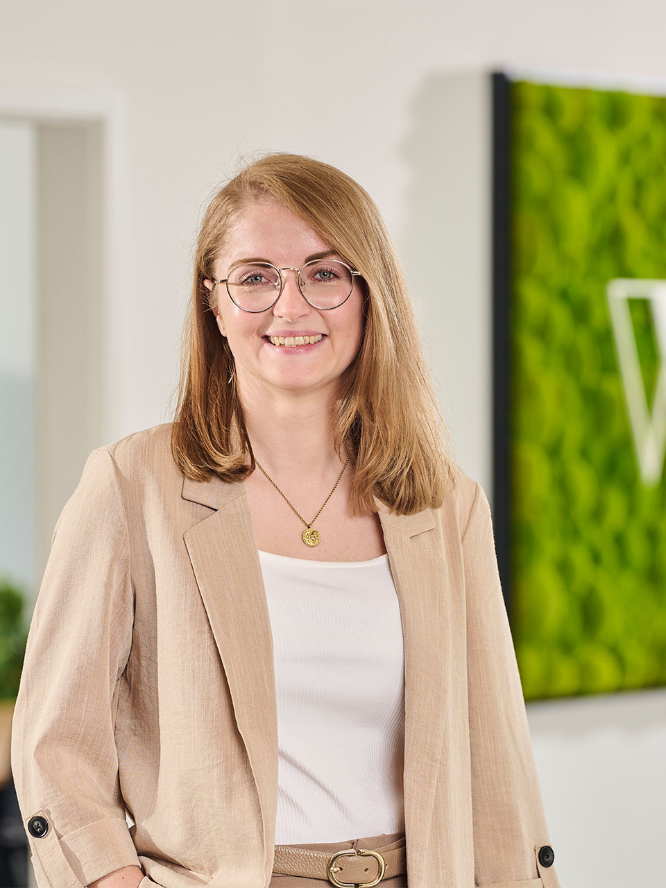 Monja (HR & Legal)